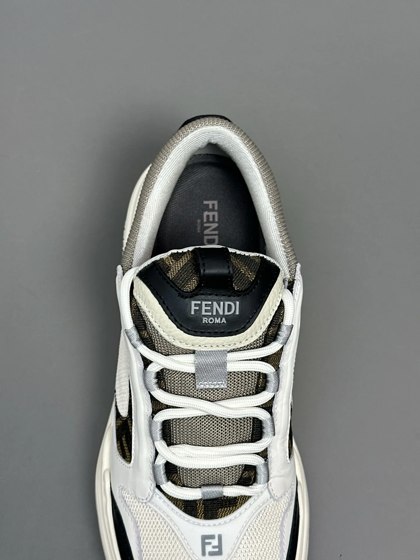 [FENDI] Fendi men's shoes 💰780💰 - High-end quality original casual sports shoes - Upper: Nappa calfskin, pebbled calfskin, tongue and heel; injection molded brand logo plastic module - Lining: brand canvas - Outsole: ultra-light T men's shoes 💰R foam rubber; molded outsole - Super high quality control, fine workmanship: highlighted (high-end, luxury, grade) -Size :39-44 (38, 45, can be customized)